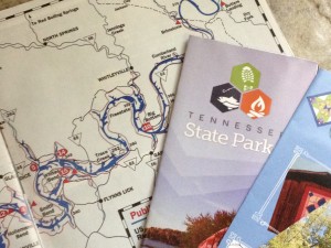 A tourist map and brochures 